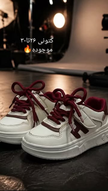 کتونی بچگانه سفید و زرشکی بند طنابی